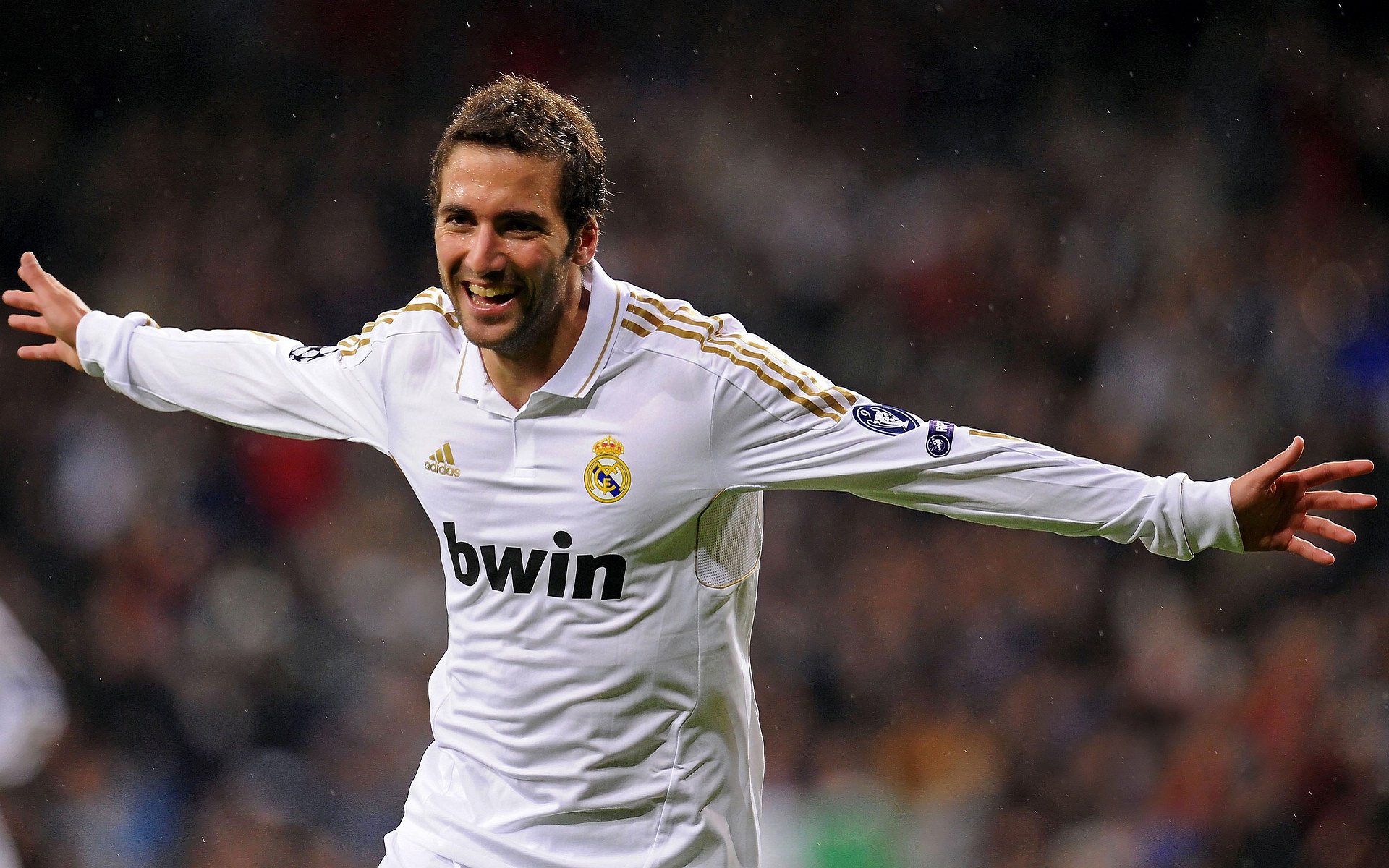 俱乐部足球:巴萨与皇马的宿命对决引爆球迷热情,巴萨和皇马什么关系